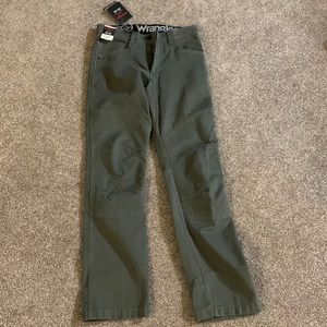Wrangler green pants NWT